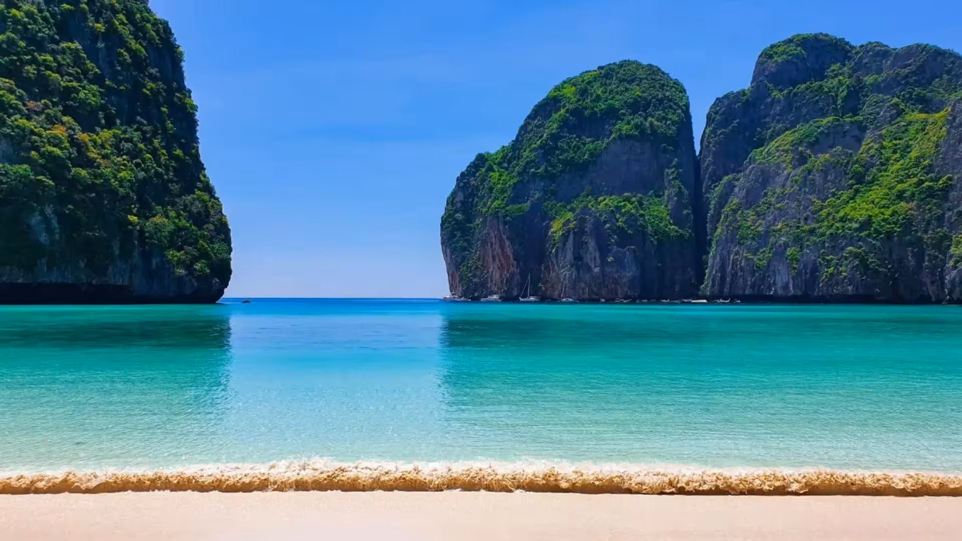 Phi Phi Islands Speedboat Day Tour from Krabi
